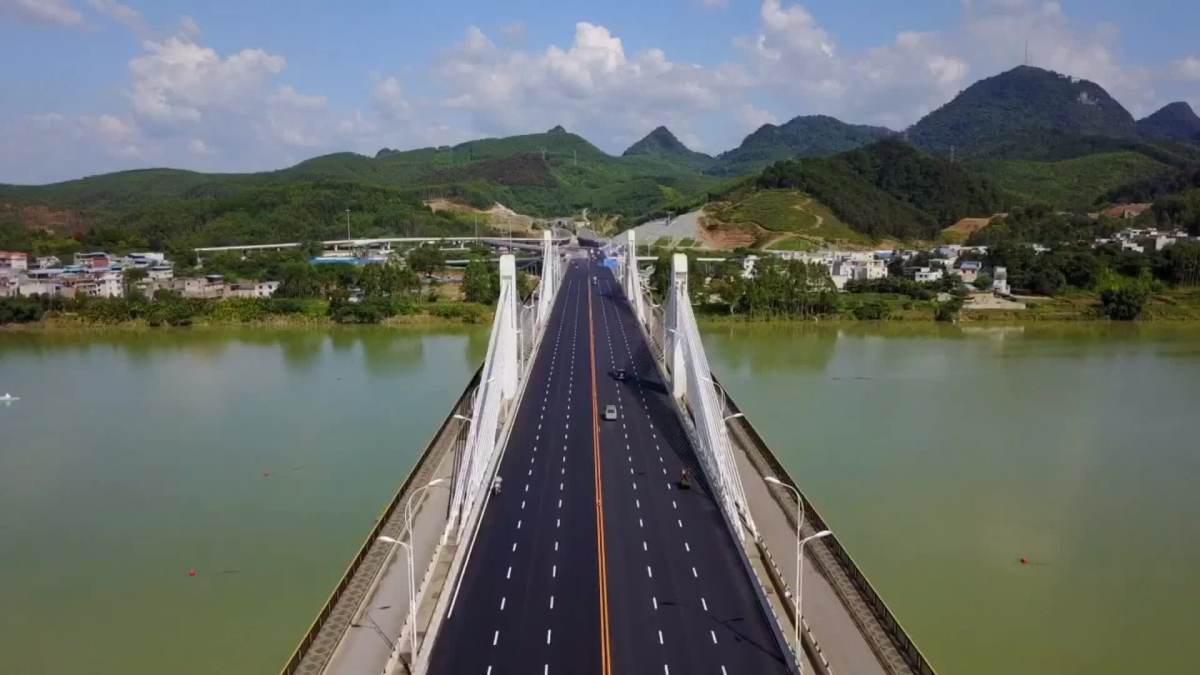 美丽柳州:三门江大桥超薄罩面焕然一新