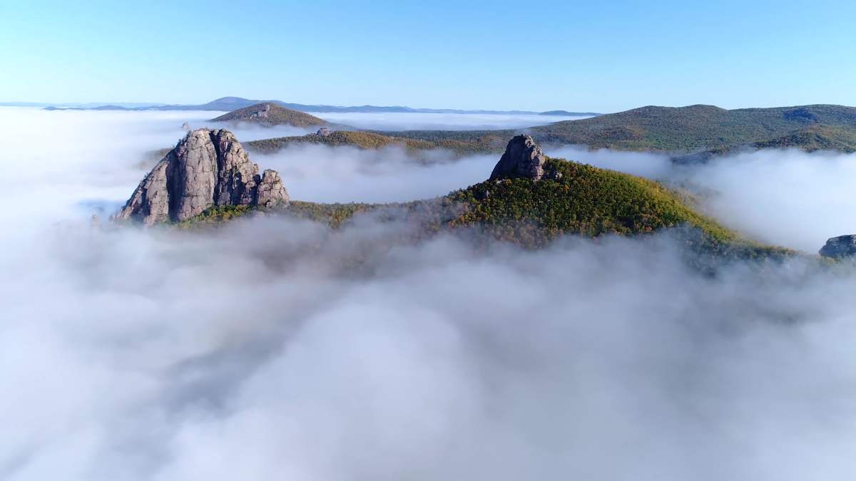 云雾空灵怪石仙境