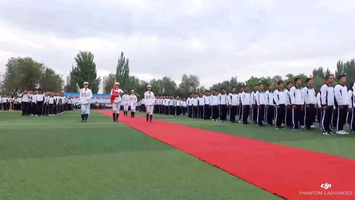 快来看看哈密市伊州区第八中学开学典礼我用 phantom 3 advanced 拍摄