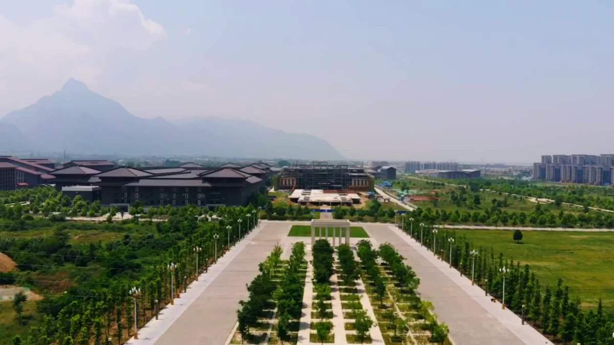 秦岭山下草堂寺旁的汉风书院——西安建大